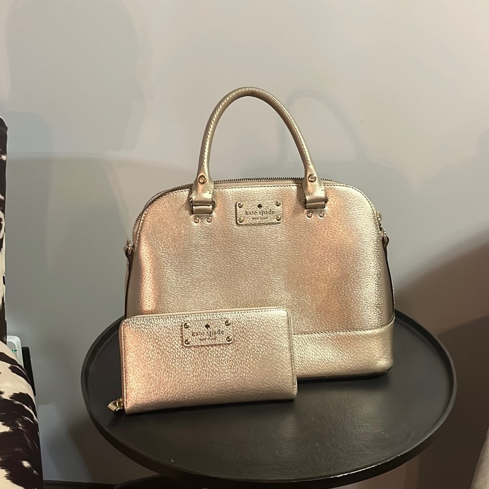 Women’s Kate spade hand bag